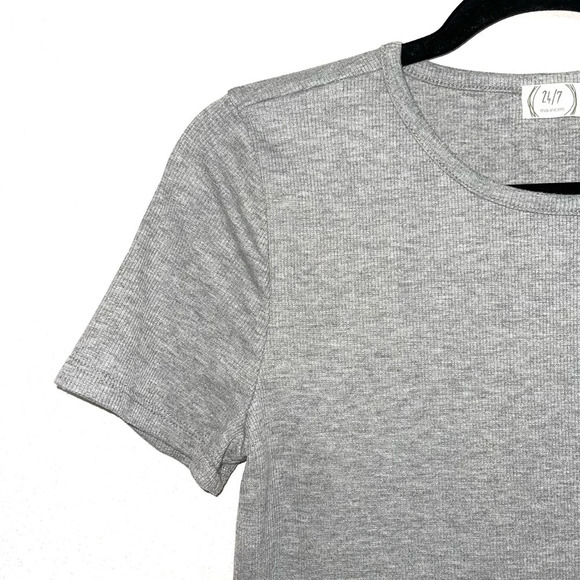 Maurices 24/7 Gray Short Sleeve Crewneck Rib Tuck In Tee Medium Women’s - Picture 3 of 10